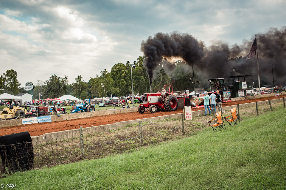 Field Day of the Past Tractor Pull ©SHP 2018-0124.jpg