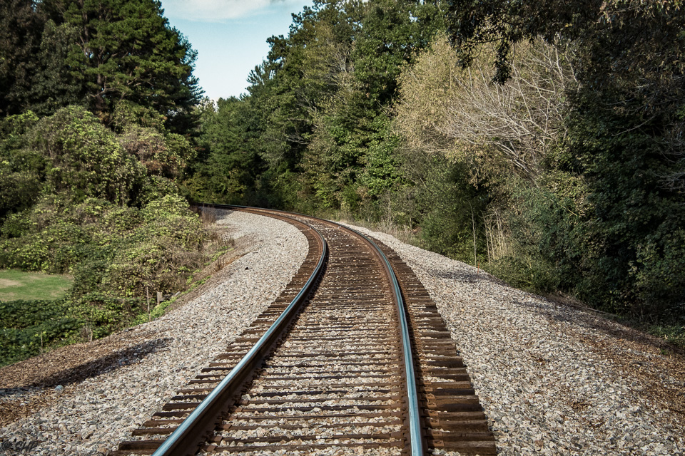 18-Railroad tracks in Delano TN ©SHP 2018-0348.jpg