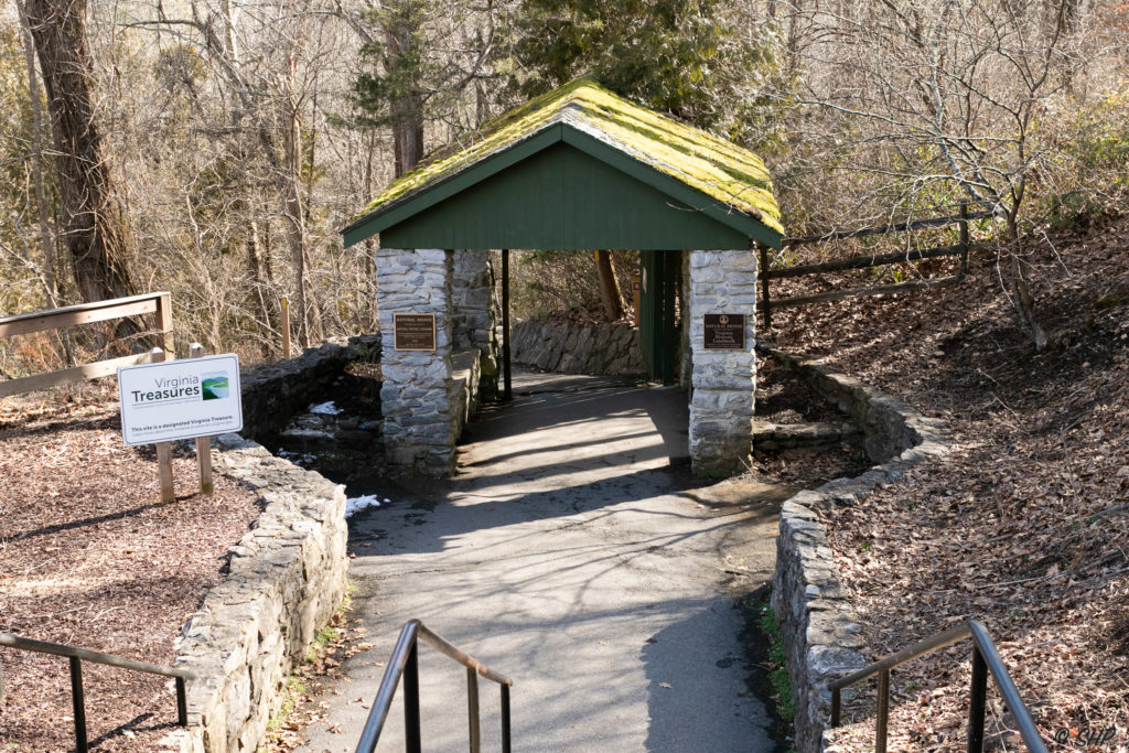 Entrance to the Natural Bridge