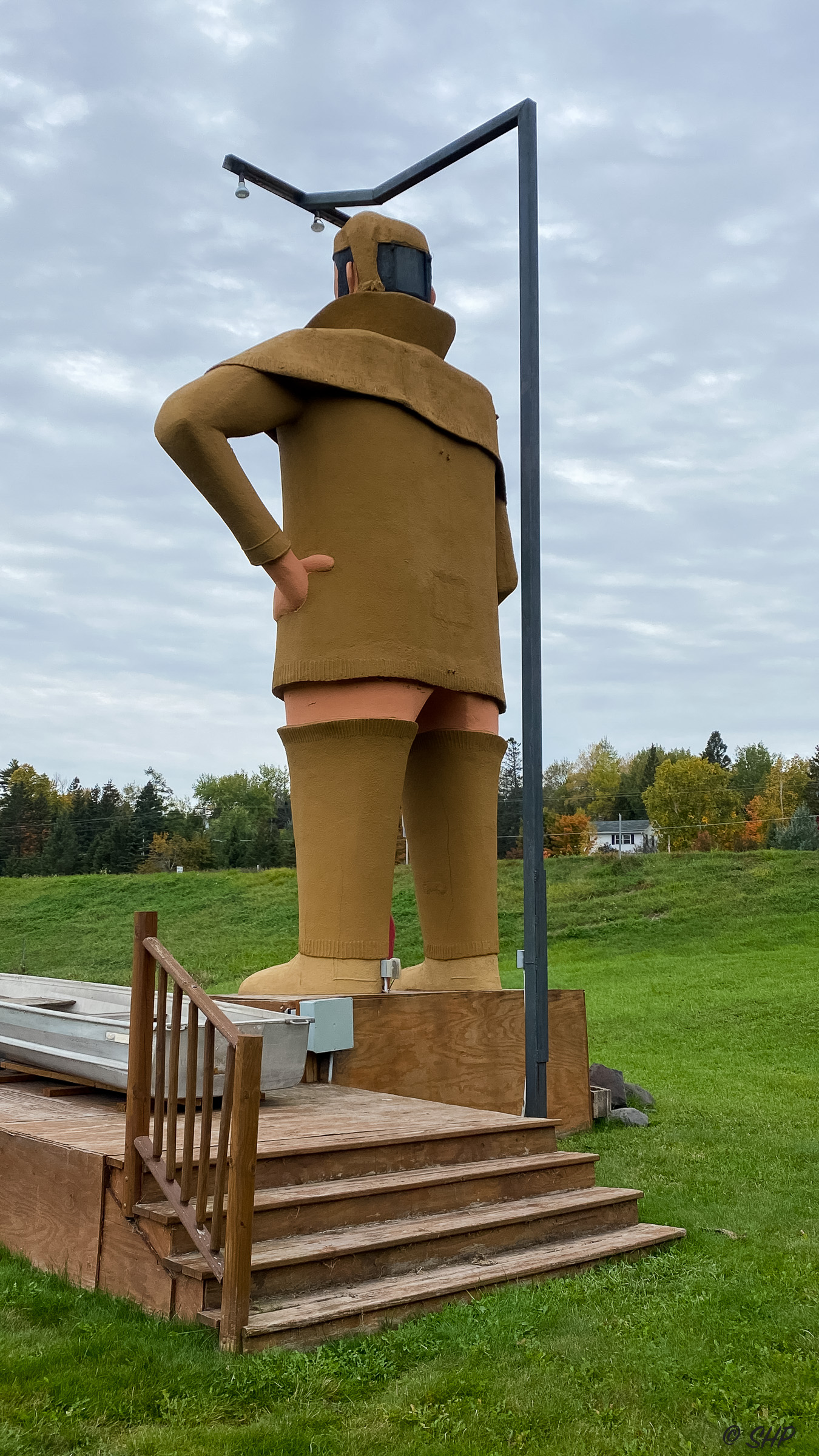Pierre the Pantless statue in MN
